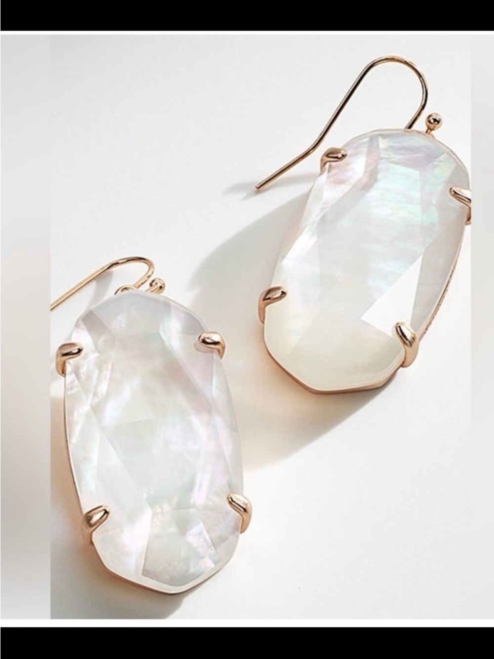 Kendra Scott drop esme earrings with iridescent mother-of-pearl stones. New